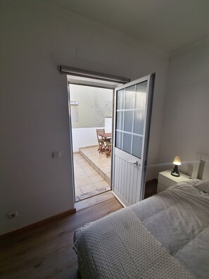 3 عدّة غرف نوم ومكواة/لوح كي وسرير سفر وواي فاي مجانًا