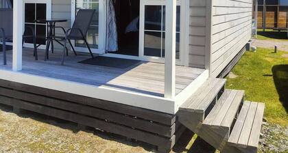 Huka Villas-Apartment-Lake Taupo -couples hideaway or solo retreat