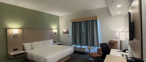 Standard Room, 1 King Bed, Accessible, Non Smoking | Hypo-allergenic bedding, desk, blackout curtains, iron/ironing board
