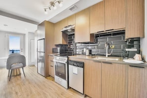 Room - Skye Hotel & Residences, BW Signature Collection (Etobicoke)