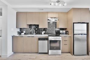 Room - Skye Hotel & Residences, BW Signature Collection (Etobicoke)