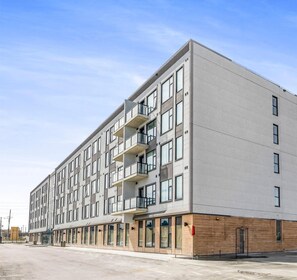 Exterior - Skye Hotel & Residences, BW Signature Collection (Etobicoke)