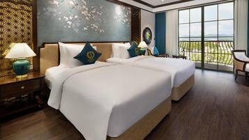 Deluxe Room, 2 Single Beds, Balcony, City View