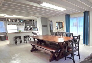 Dining - Rainbow River! Kayaks/Tubing/Sauna Sleeps 12
Triple R Retreat Rest-Relax-Repeat (Dunnellon)