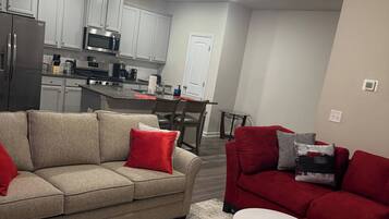 House, 3 Bedrooms, Patio | Living room