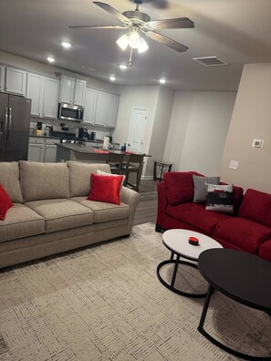 House, 3 Bedrooms, Patio | Living room