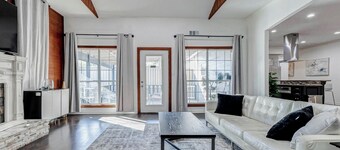 Spacious Houston Retreat, 17 Mins to Downtown, Perfect for Groups & Celebrations