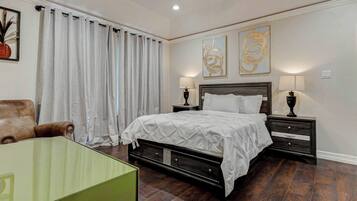 Strykejern/-brett, wi-fi og sengetøy