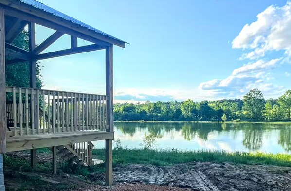 المنطقة المحيطة بالمنشأة