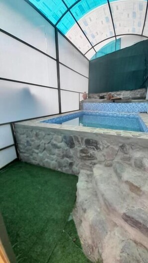 Indoor pool - Art House Samiluce (Urubamba)