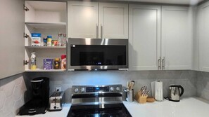 Microwave, oven, stovetop, dishwasher - Bright & Cozy 1 BR Suite Near WEM (Edmonton)