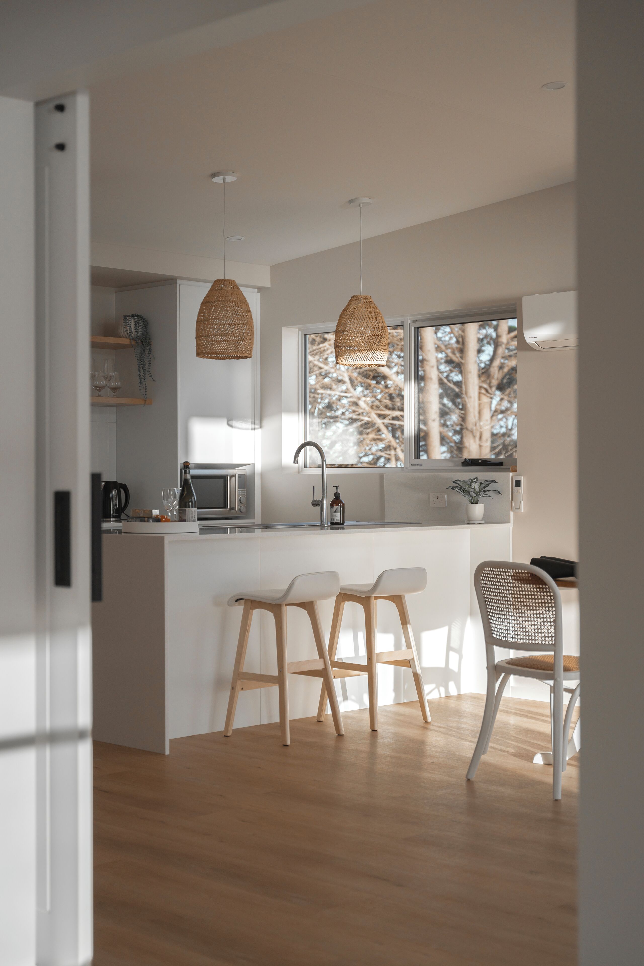 Fridge, microwave, dishwasher, coffee/tea maker