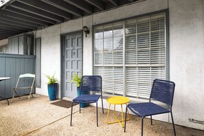 Terrace/patio - Private Patio + Community Pool - First-Floor Condo (Dallas)