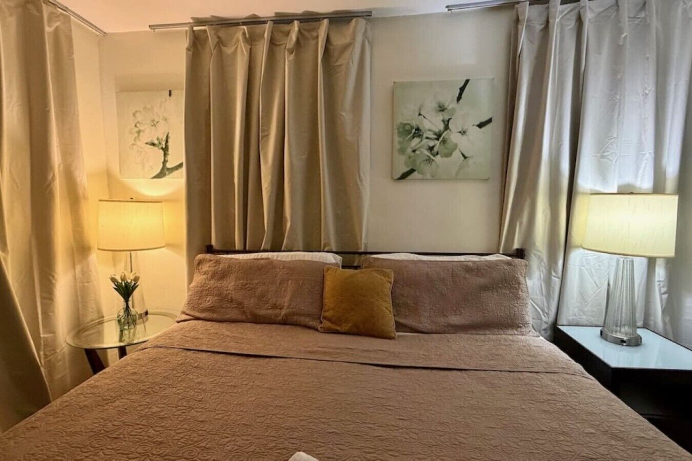 4 bedrooms, desk, iron/ironing board, travel cot