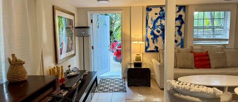 Fernseher, Bücher, Computerbildschirme