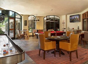 Dining - Charming 2-bedroom villa with full kitchen in Steamboat Springs. Ski-in ski-out. (Steamboat Springs)
