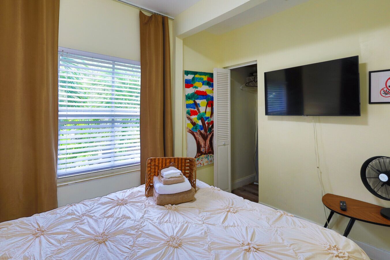 3 عدّة غرف نوم ومكتب ومكواة/لوح كي وواي فاي