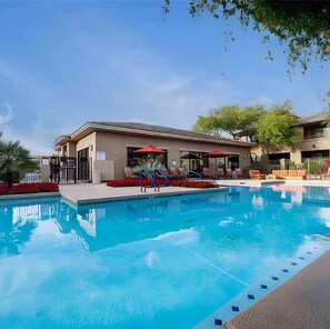 Pool - Luxurious Scottsdale condo with 2 pools, a hot tub, a gym, and a movie theater (Scottsdale)