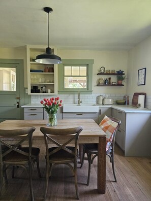 Dining - Pacific NW Nest – Cozy Retreat (Port Angeles)