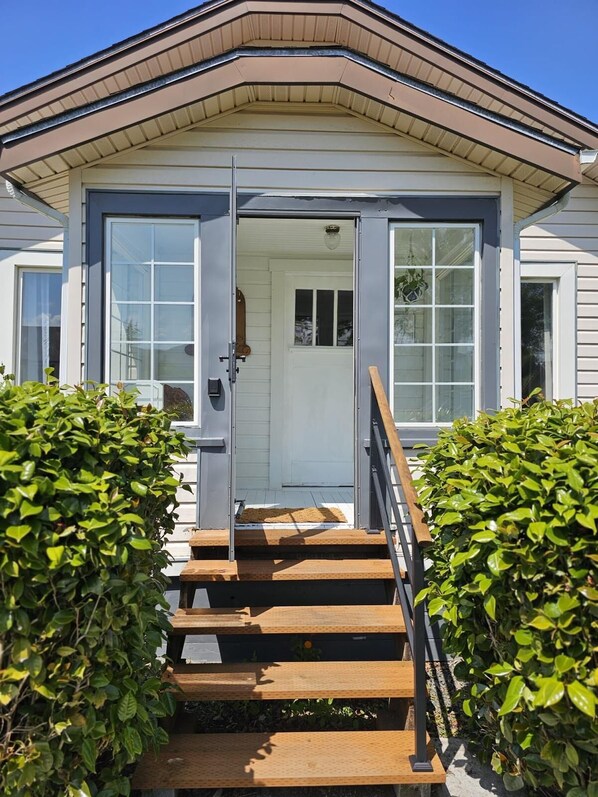 Exterior detail - Pacific NW Nest – Cozy Retreat (Port Angeles)
