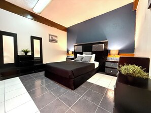 Double Room, Shared Bathroom | Free WiFi - RMS Hostal - Roma Norte (Mexico City)