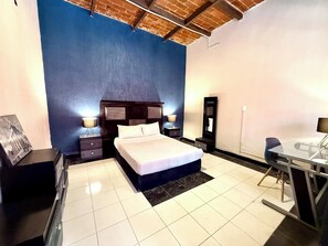 Habitación doble, baño compartido | Wifi gratis 