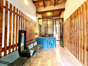 Reception - RMS Hostal - Roma Norte (Mexico City)