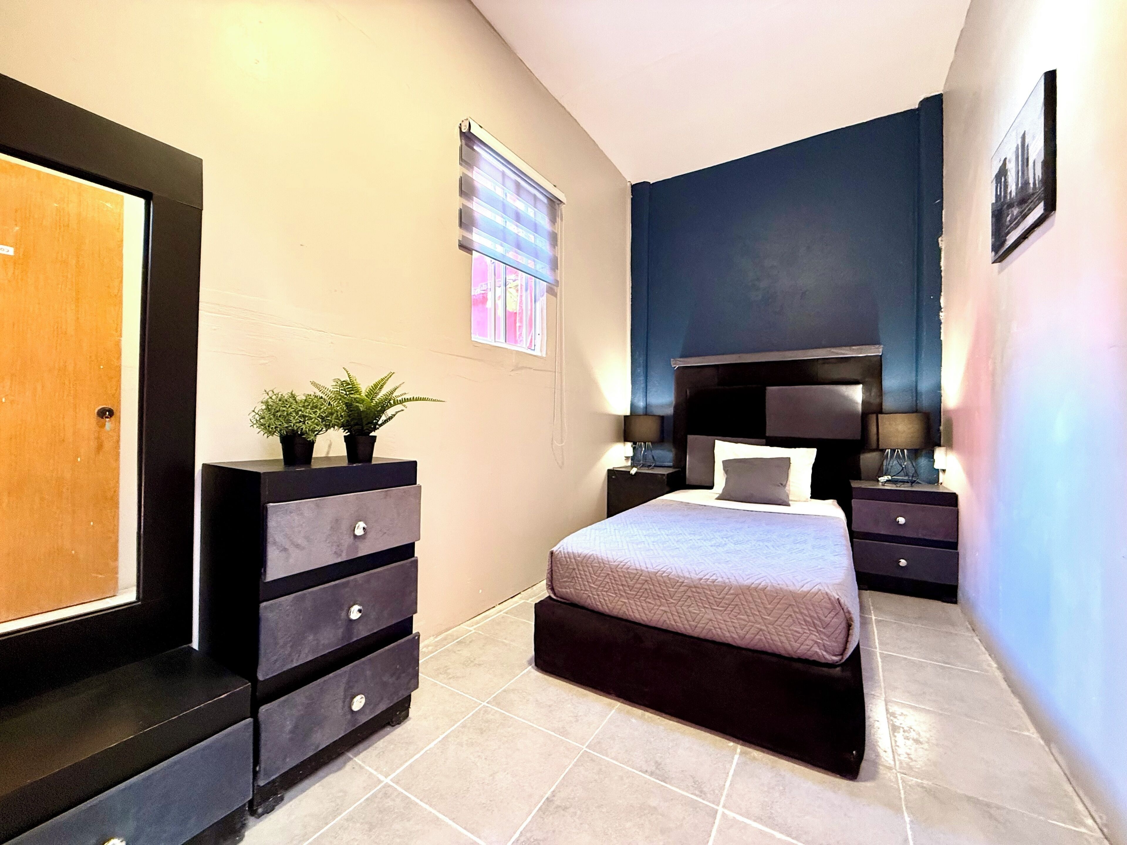 Single Room, Shared Bathroom | Free WiFi