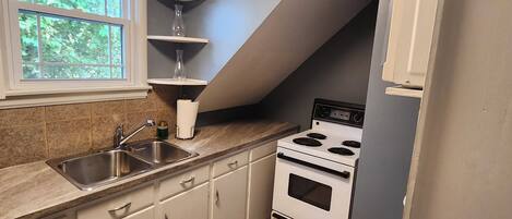 Mikroaaltouuni, uuni, liesi