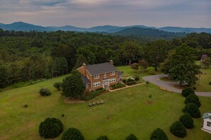Exterior - Sunset Pointe - Fire Pit | Walking Trails & Creek! (Roseland)