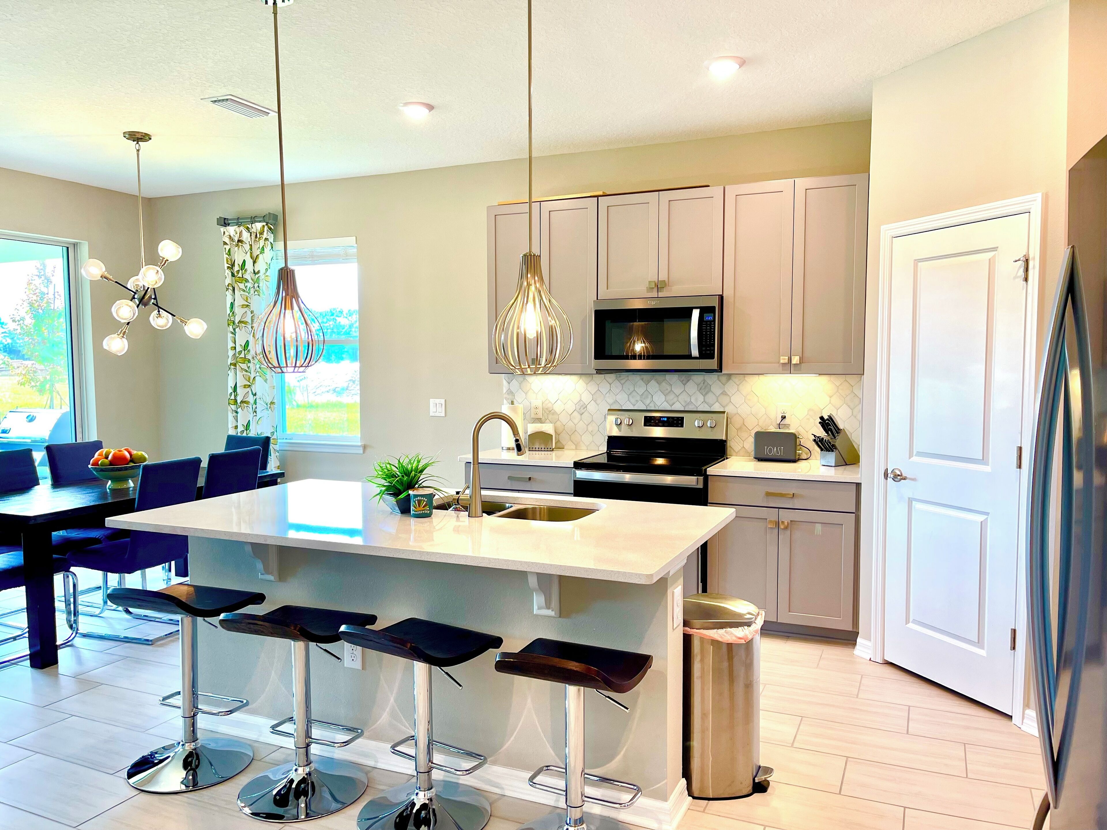 Mikrowelle, Ofen, Herdplatte, Geschirrspüler