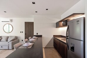 Design Apartment, 2 Bedrooms, Private Pool, Tower | Private kitchen