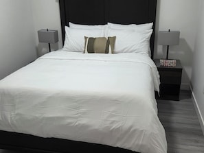 2 Schlafzimmer, Schreibtisch, Bügeleisen/Bügelbrett, kostenloses WLAN