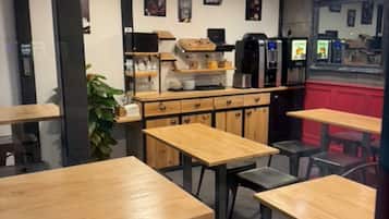 Daily continental breakfast (EUR 6.50 per person)