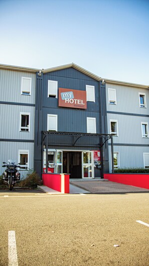 Exterior - My hotel Bordeaux (Artigues-près-Bordeaux)