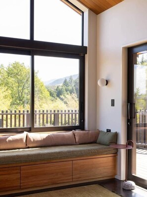Smart TV, fireplace, books - Redwood Cosy Hanmer Springs (Hanmer Springs)