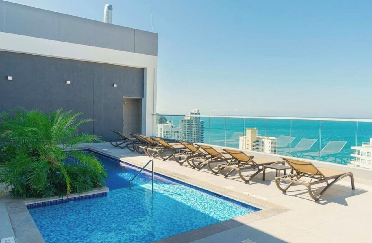 حمّام سباحة خارجي