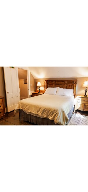 5 bedrooms, iron/ironing board, free WiFi, bed sheets