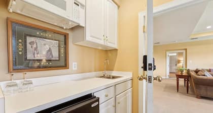 St. Andrews Hotel Suite at the Hatteras at the Governors Club