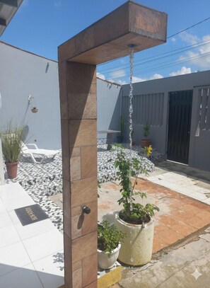 Courtyard - Premium Master & Standard Suites in Spacious House (Ananindeua)