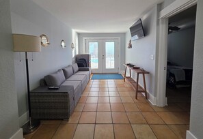 3 chambres, fer et planche à repasser, Wi-Fi, draps fournis
