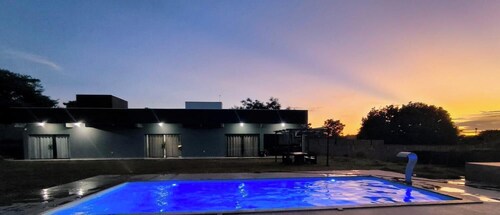 Property with HEATED POOL in a gated community, 55 minutes from Belo Horizonte.