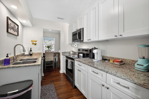 Delightful 4-bedroom house with AC in Clearwater