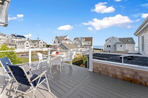 Outdoor dining - Scituate Harbor Haven - Sleeps 4 - Ocean Views! (Scituate)