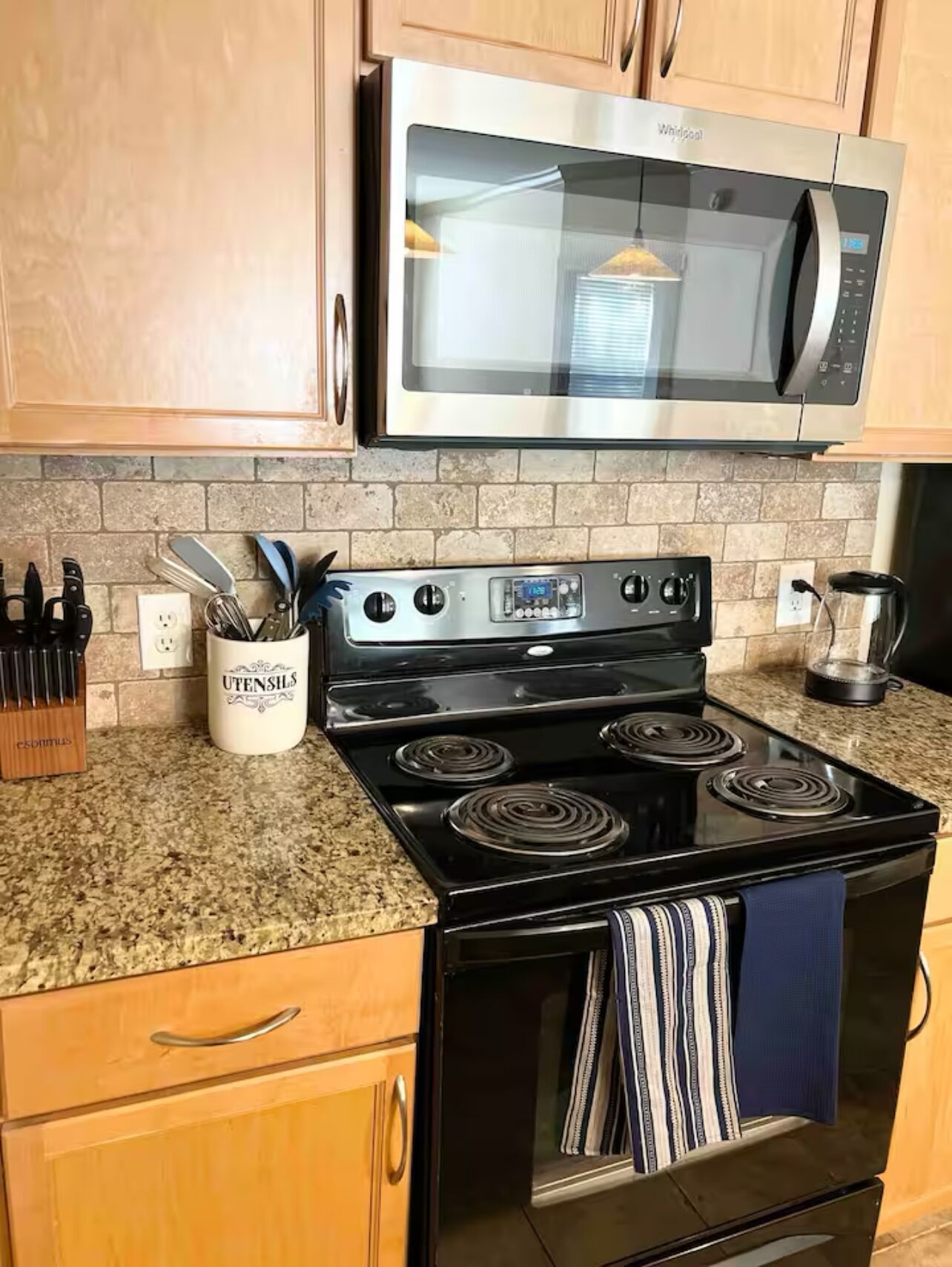 Microondas, horno, parrilla de estufa y lavavajillas 