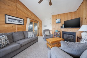 Smart TV, fireplace, video games, DVD player - 5420 - The Galleon, Enjoy ocean views at The Galleon, a spacious 4-bedroom home in Nags Head. (Nags Head)