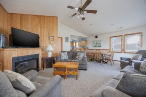 Smart TV, fireplace, video games, DVD player - 5420 - The Galleon, Enjoy ocean views at The Galleon, a spacious 4-bedroom home in Nags Head. (Nags Head)