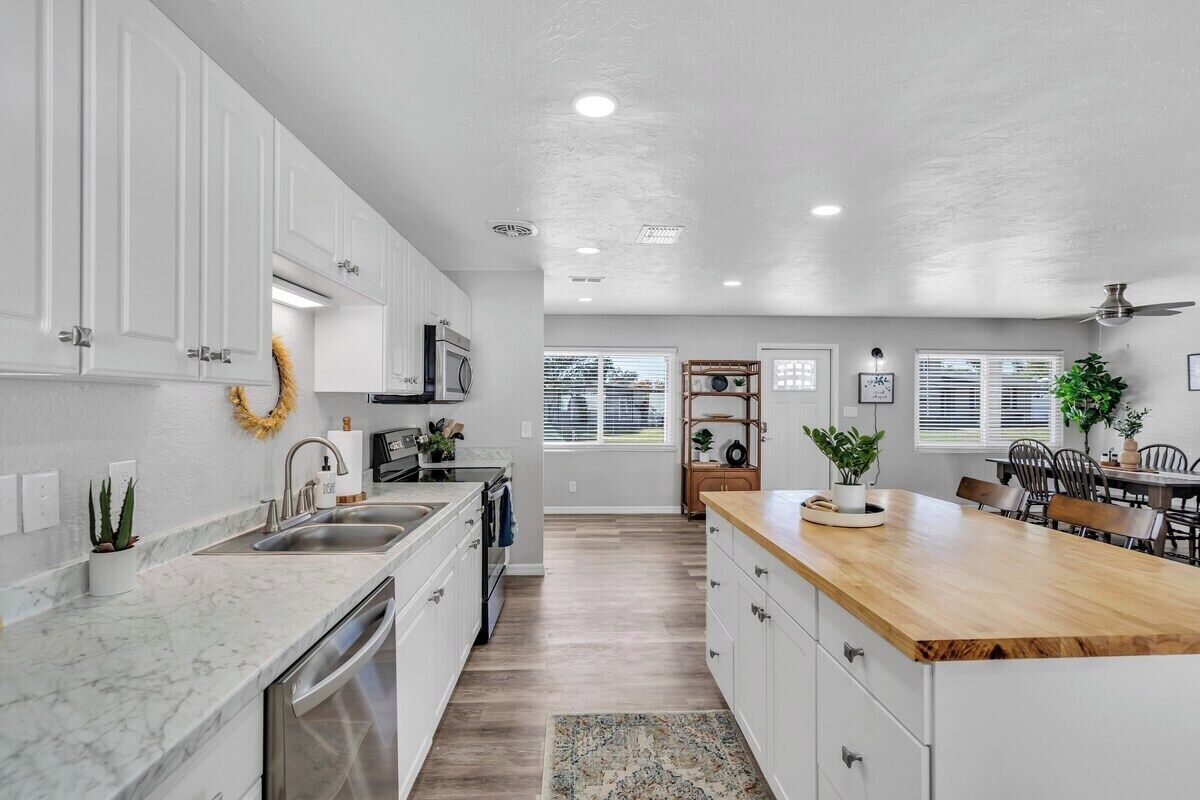 冰箱、微波炉、烤箱、炉灶