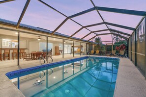 A heated pool - The Aqua House | Heated Pool + On The Golf Course (Sarasota)