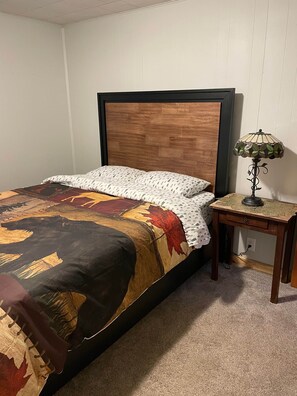 1 bedroom, bed sheets